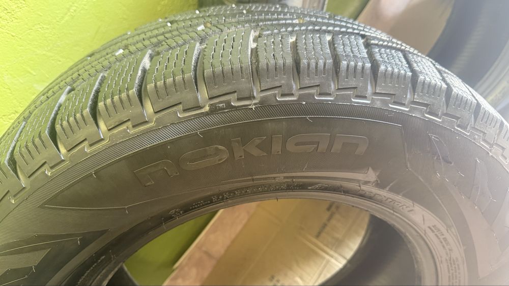 Продаю шины Nokian  265/65 R17