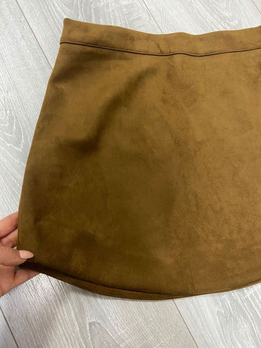 Къса пола в размер S в кафяво