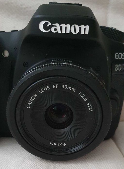 Cameră Digitală Canon EOS 80D.