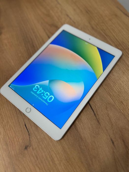 iPad 5 Generation A1822 отличное рабочее состояние, все оригинал