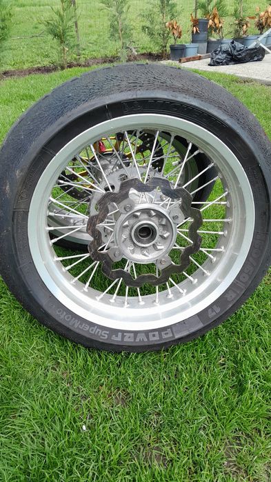 Roti supermoto Honda