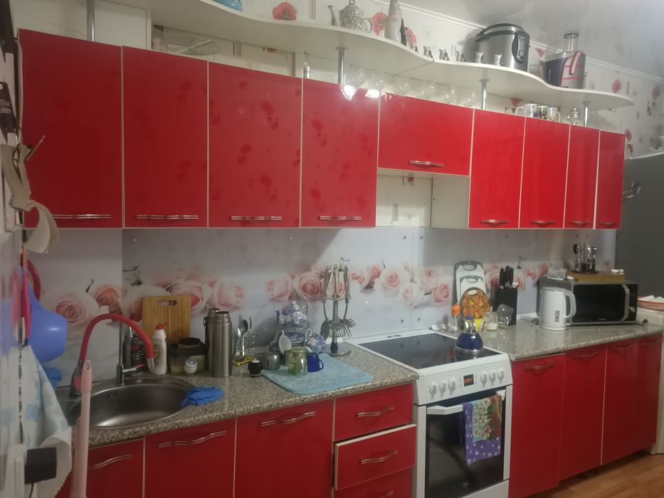 Продам кух гарнитур отлично м состояние