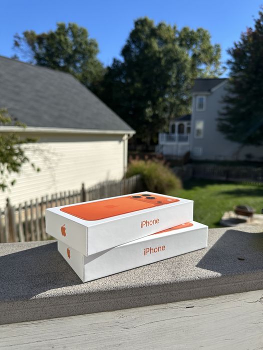 iPhone 17 PRO - 256GB | COSMIC ORANGE