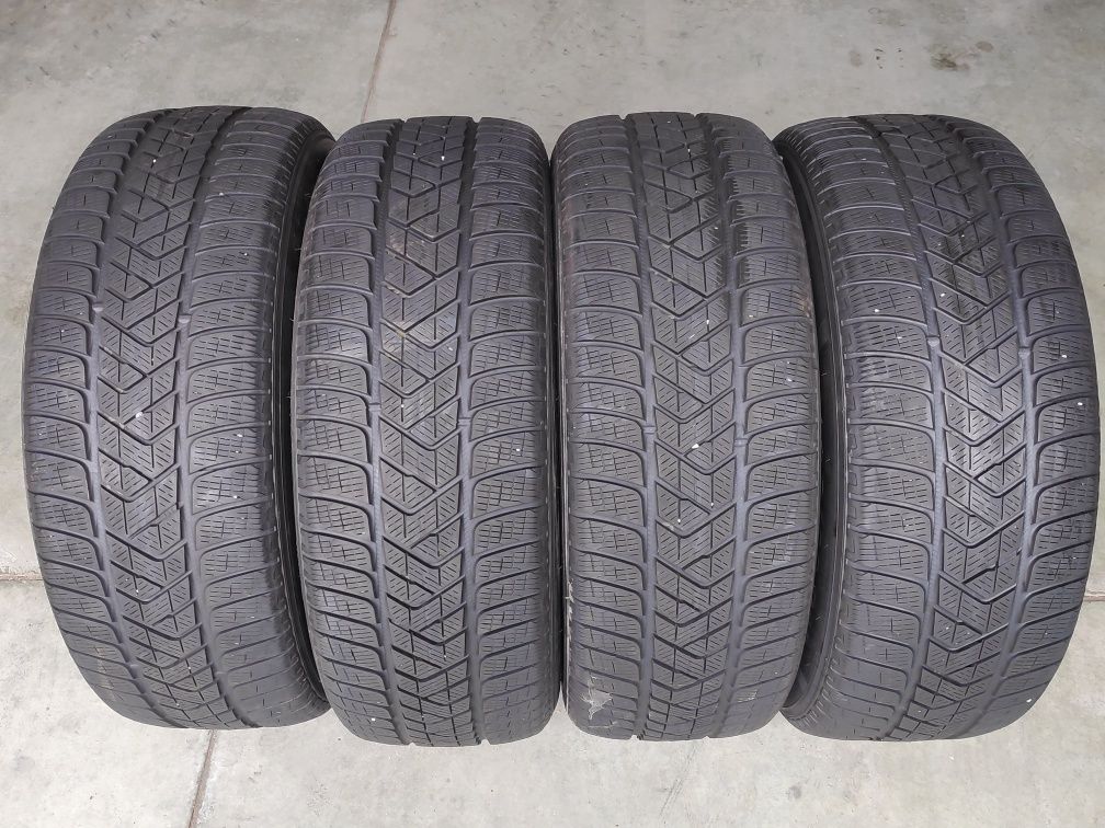 Зимни гуми 235/60/18 Pirelli