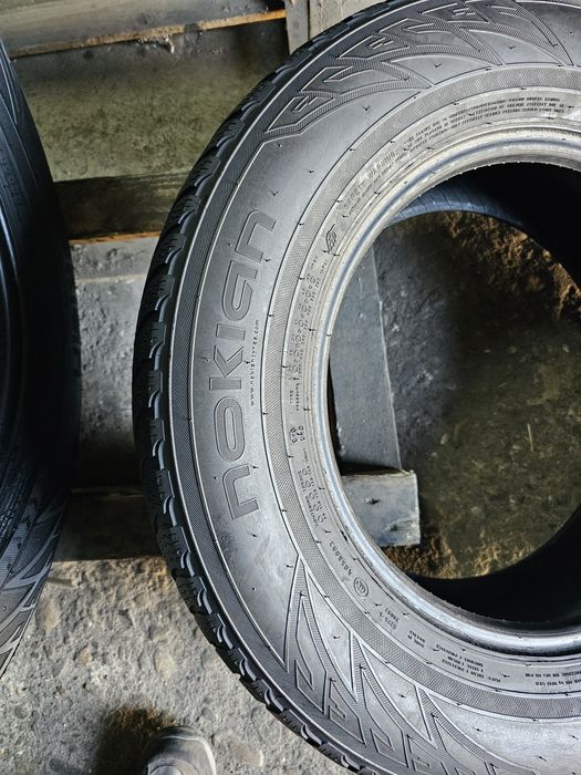 2 anvelope iarna  215 70 16 Nokian 6mm