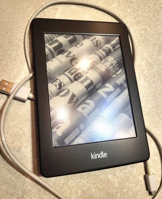 Kindle Paperwhite с подсветка , 6то поколение, 90лв. (крайна цена)