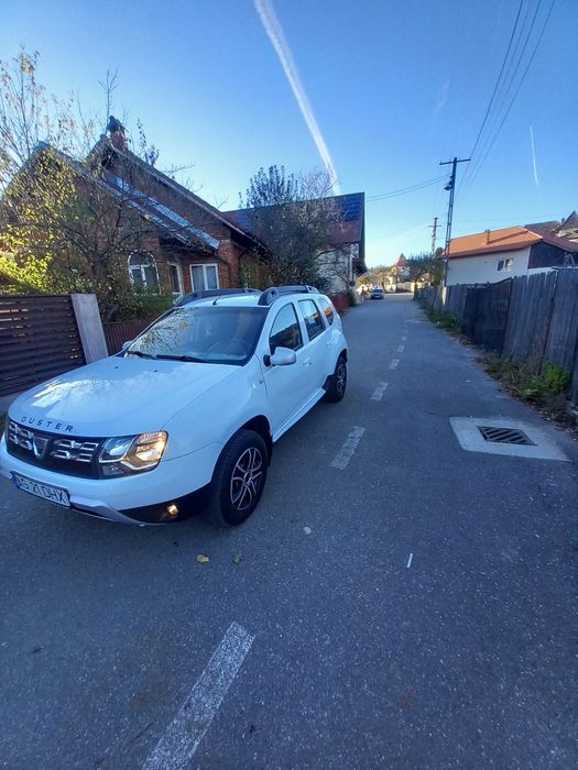 Vând Dacia duster