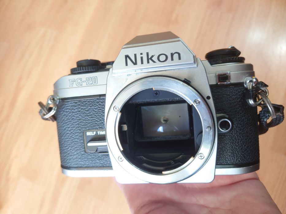 SLR Nikon FG20 body