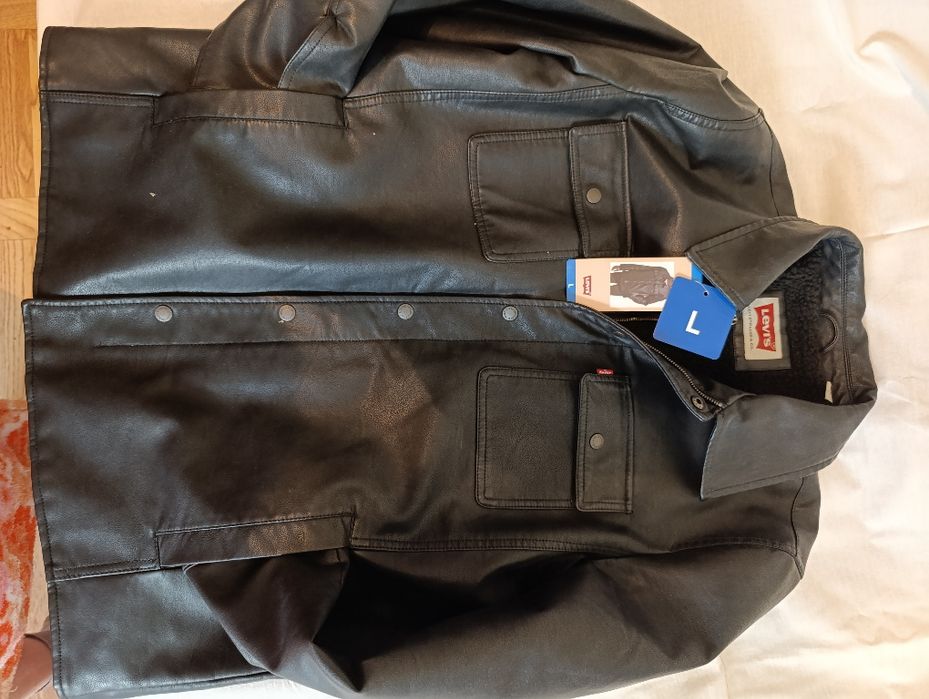 Куртка мужская бренда Levis