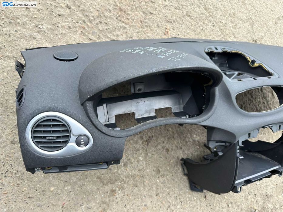 Carcasa Plansa Bord Goala Dezechipata Renault Clio 3 2005 - 2014 [X3064]