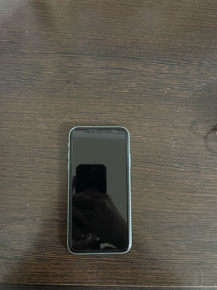 Продам iPhone 11