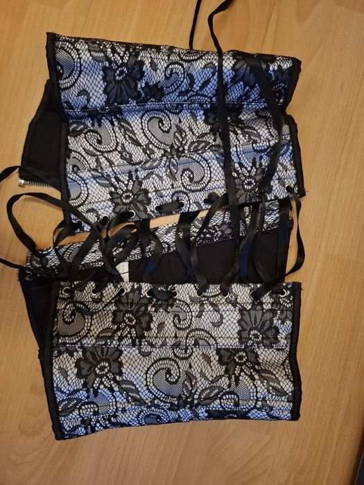 Corset Gothic alb negru