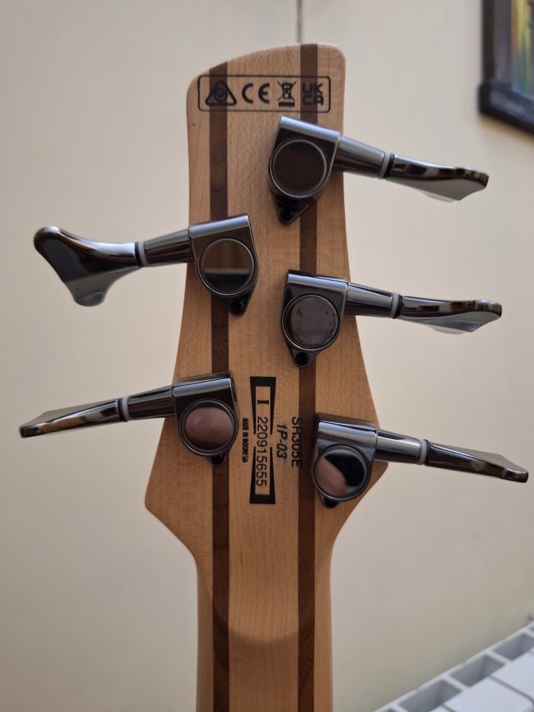 Бас китара Ibanez sr305e