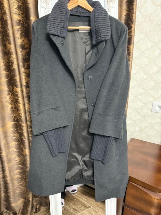 Palton gri, calduros, aproape nou. Marca Peek and Cloppenburg