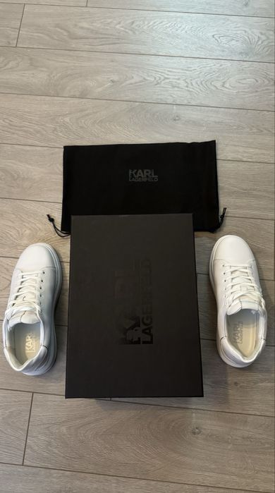 Обувки на Karl Lagerfeld.