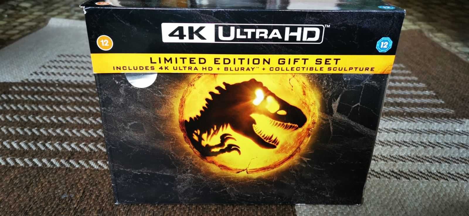 Jurassic World 6-Movie Collection - 4K + Blu-ray + Giftset