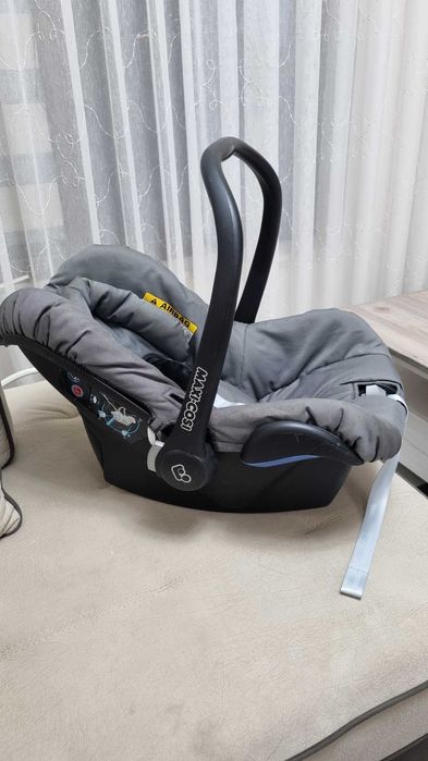 Бебешка кошница за кола и количка Maxi Cosi