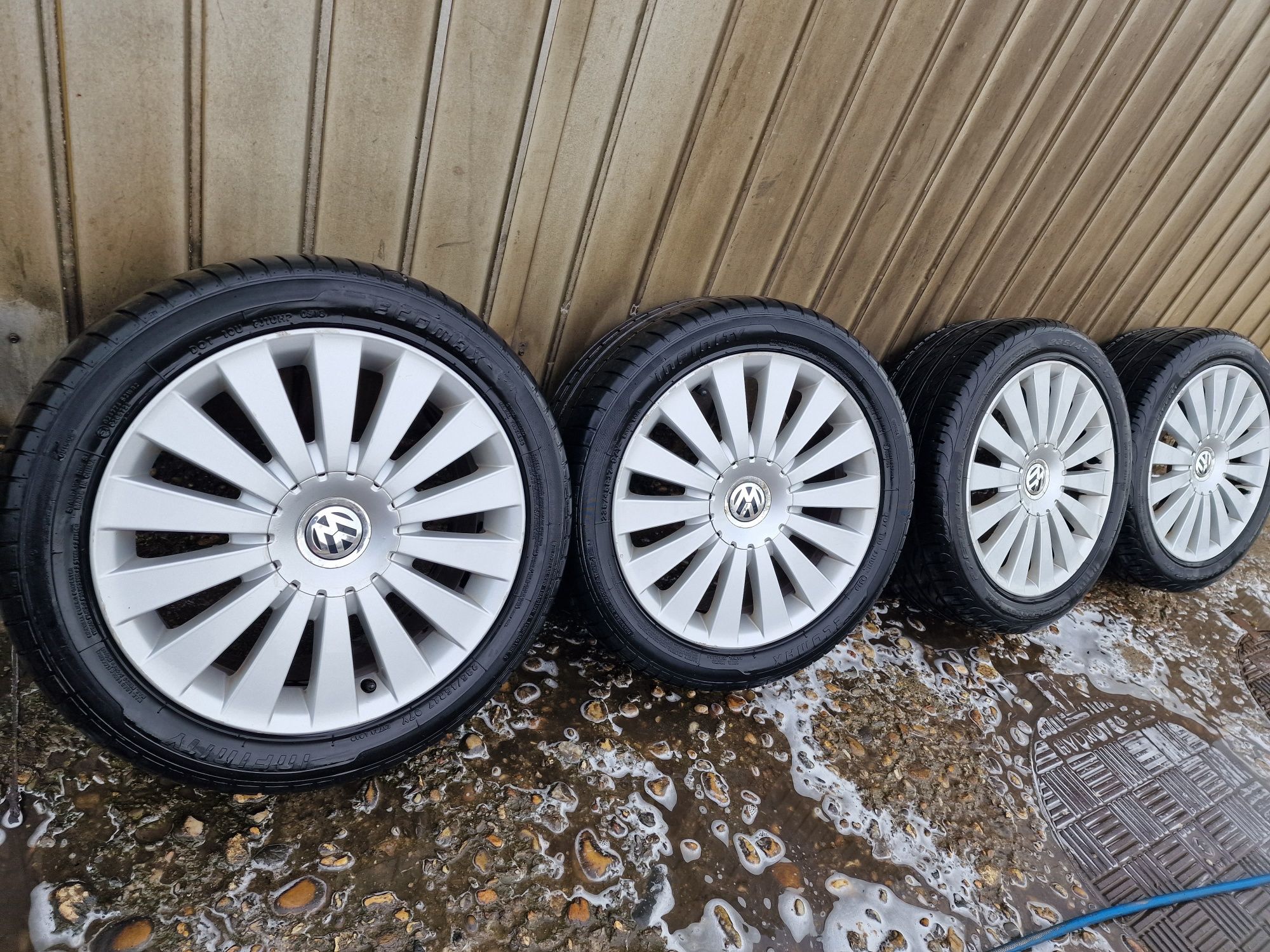 Roti Volkswagen 235/45 R17 vara