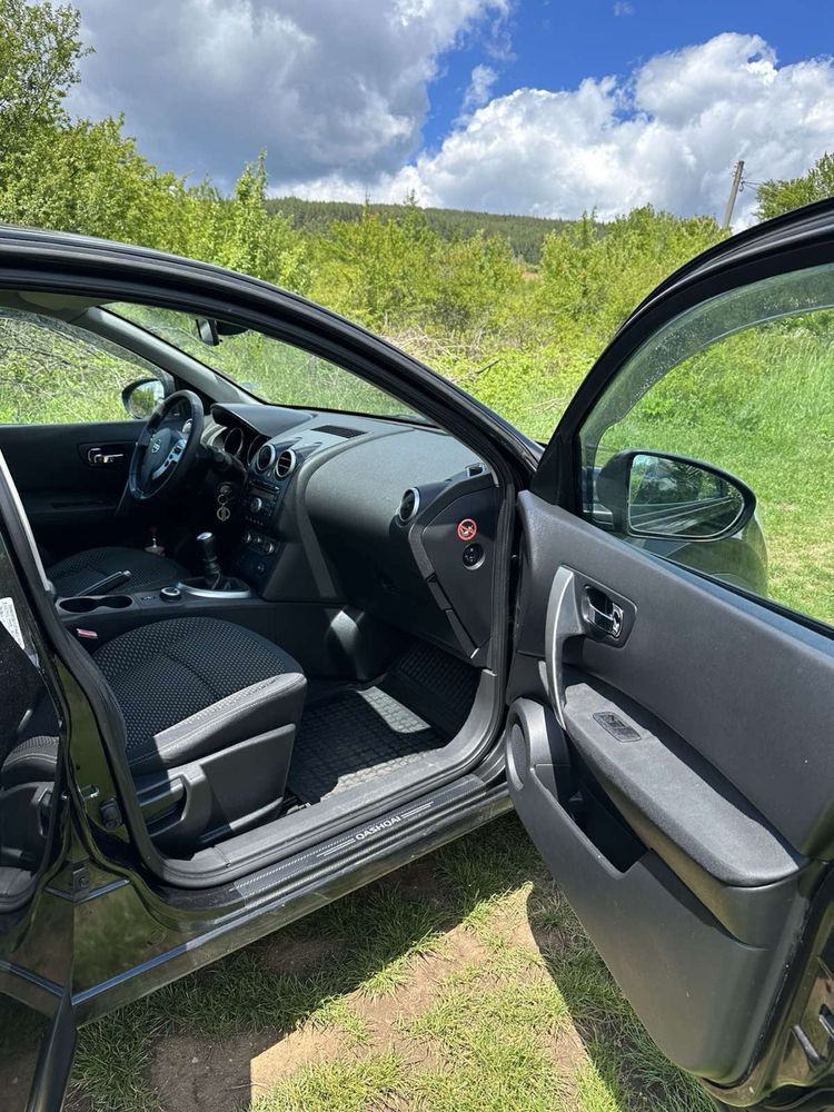 Продавам Nissan Qashqai 2.0-140кс 4х4