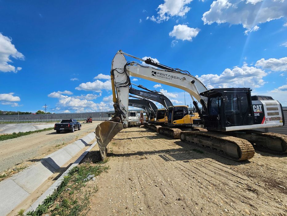 Excavator  Caterpilar