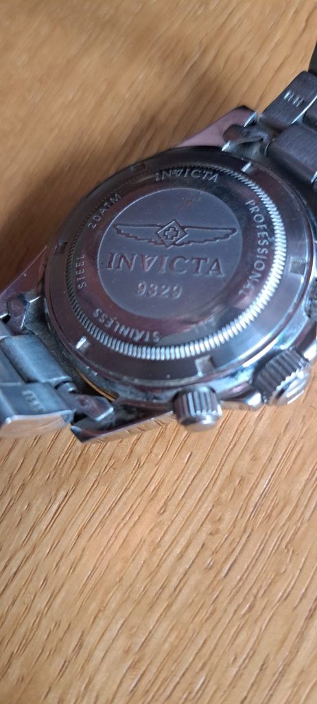 Часовник Invicta