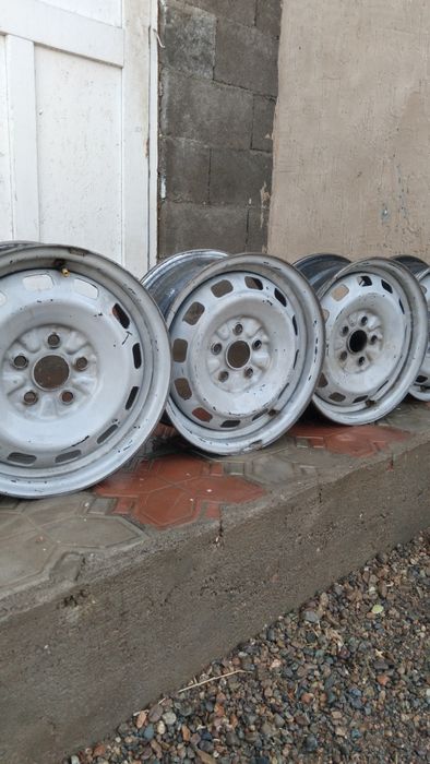 Продам диски на 14.  От карина е