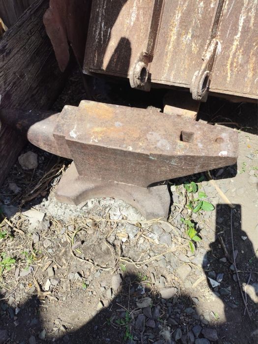 Продам    Наковальну    Тос  СССР   отличном состоянии