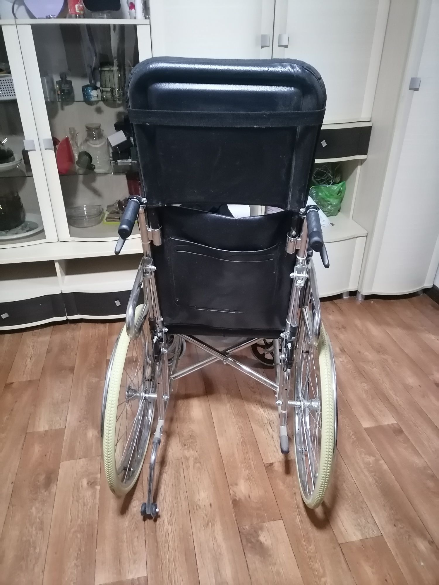 Продам инвалидную каляску.