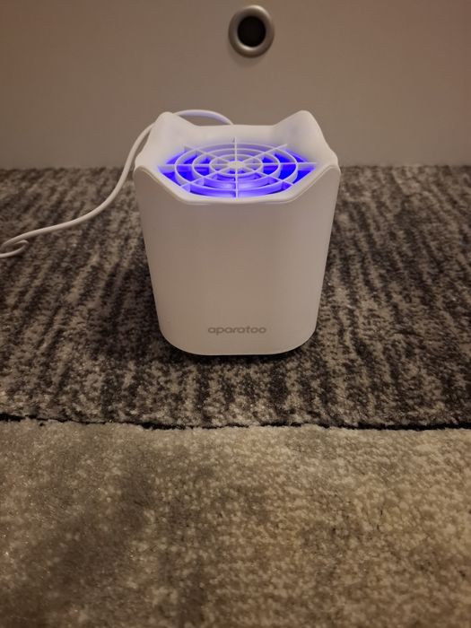 Lampa pentru țânțari pentru camera copiilor