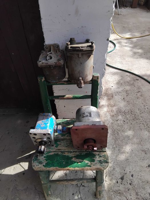 Продавам  разни части и артикули за селскостопански машини