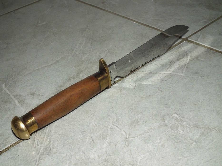 Cutit de vánátoare maghiar