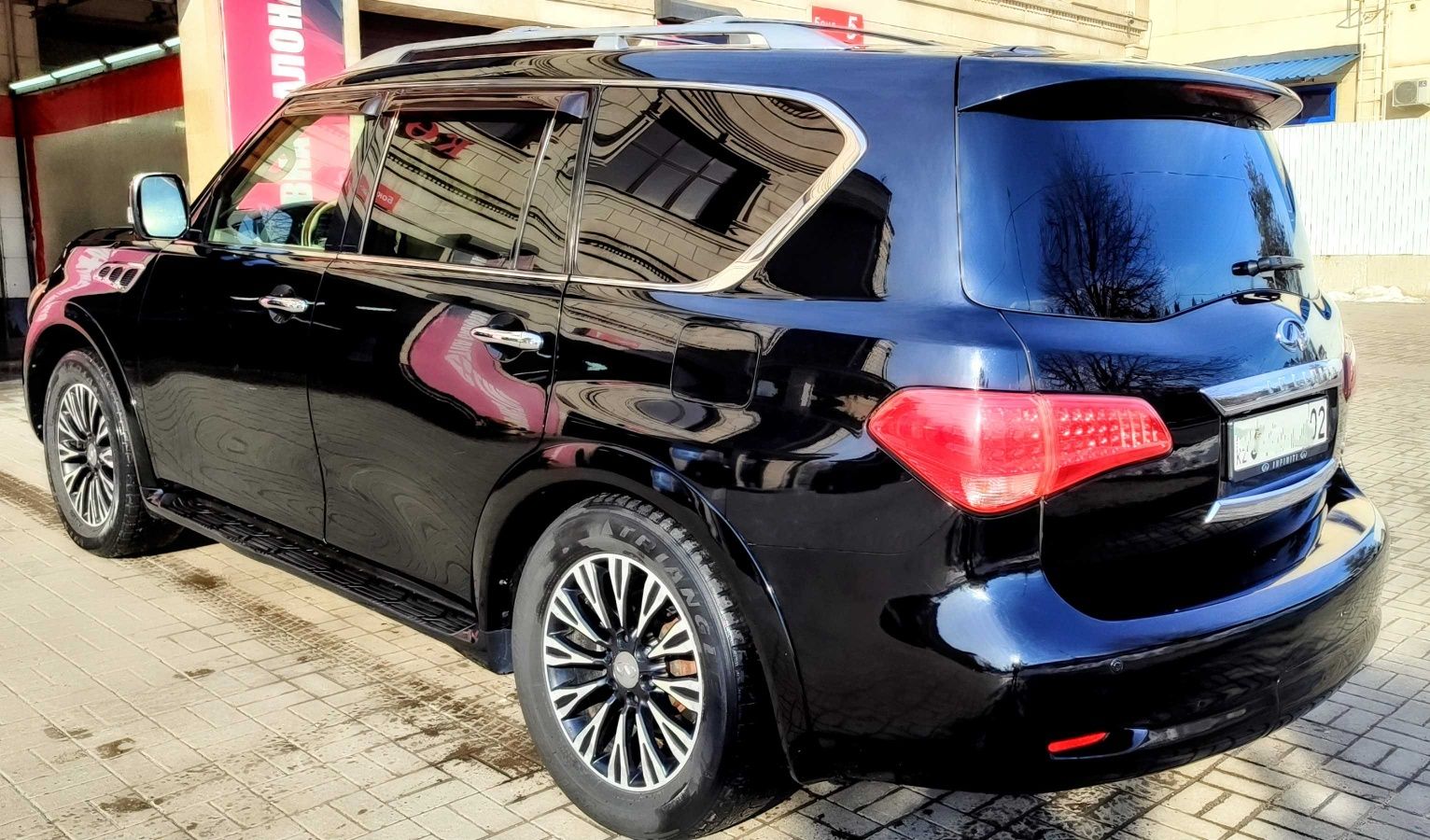Infiniti QX 56 2011 г.в.