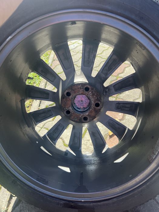 Vand anvelope de iarna pe 18 cu jante