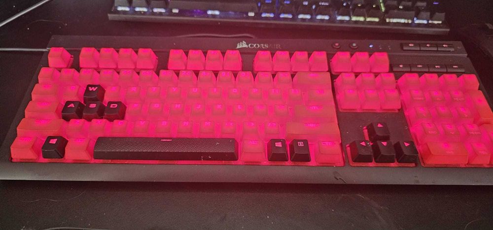 Tastatura mecanica Gaming Corsair K68 RGB, MX Cherry Red