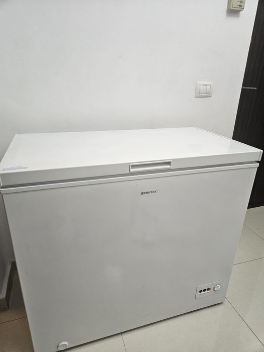 lada frigorifica 200litri stare buna de funcționare se vinde cu proba
