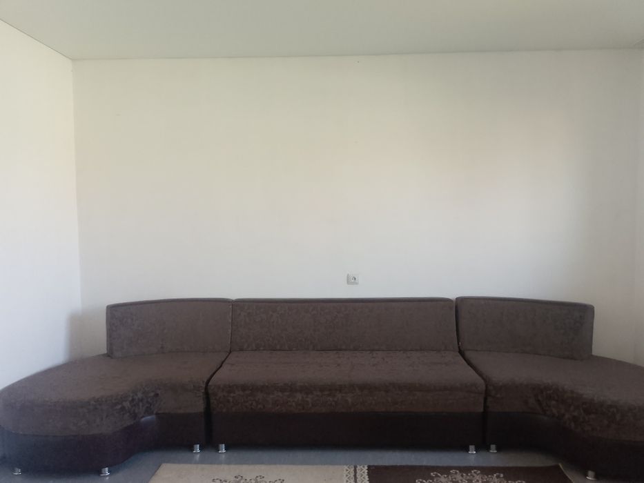 Жақсы жағдайда 4 метрлік қоңыр диван — Тараз