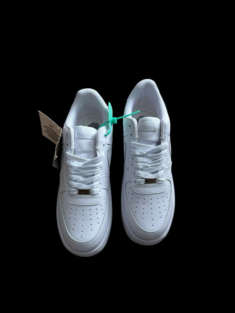 Adidasi premium air force 1 triple white