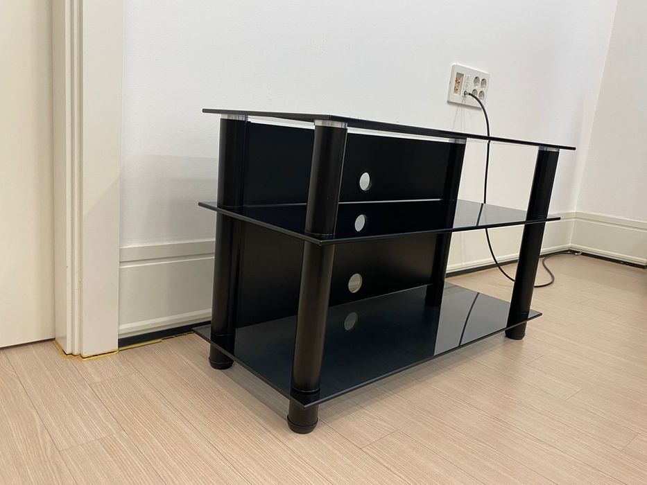 Продам тумбу под телевизор