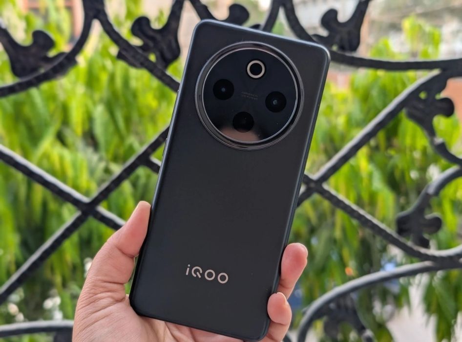 Продам VIVO IQOO Z10