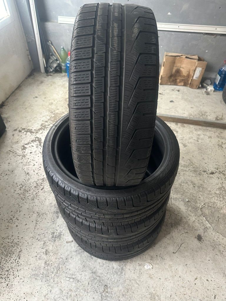 Anvelope Pirelli 235 35 r20