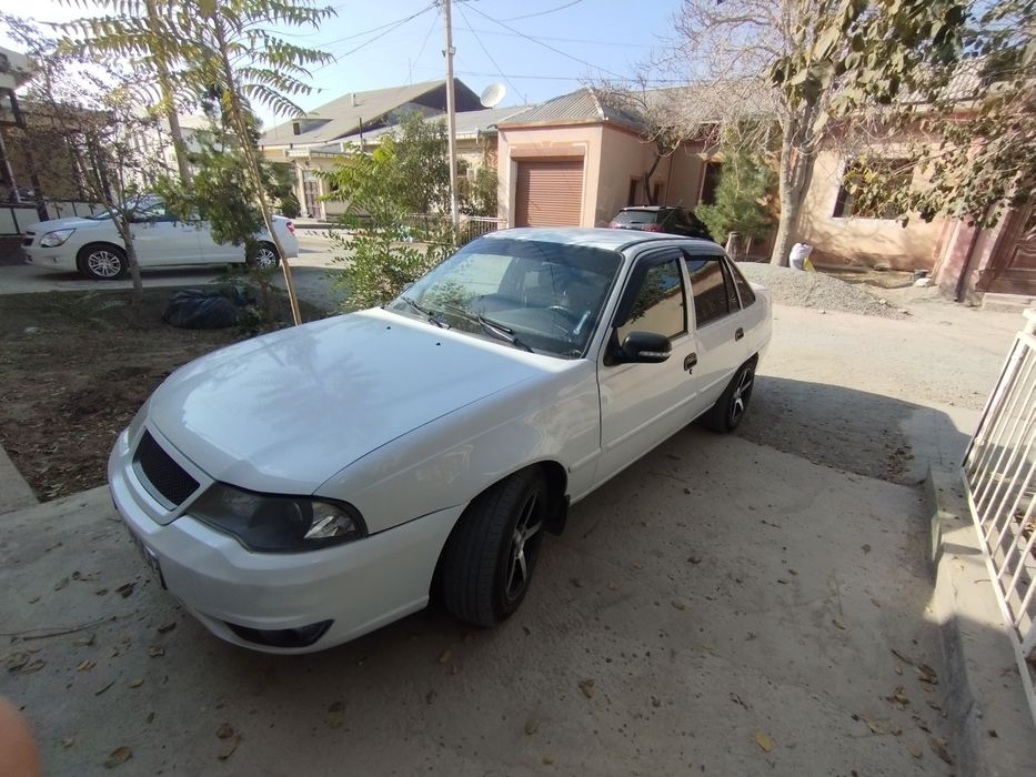 Neksa 2 sotiladi yoki dagavorga beriladi. 2015yil. Poluks.