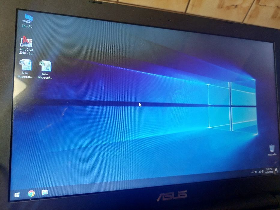 Vand laptop Asus 2.42 GH, ssd 500 GB.