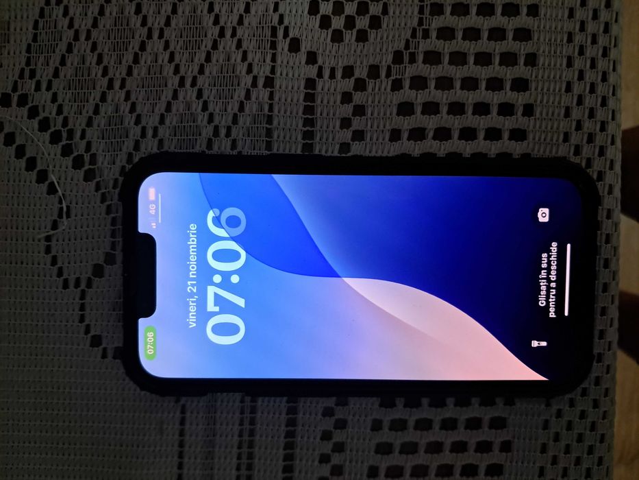 Iphone 14 cu garanție,este aproape nou folosit 4 luni