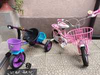 Două biciclete pentru fetițe