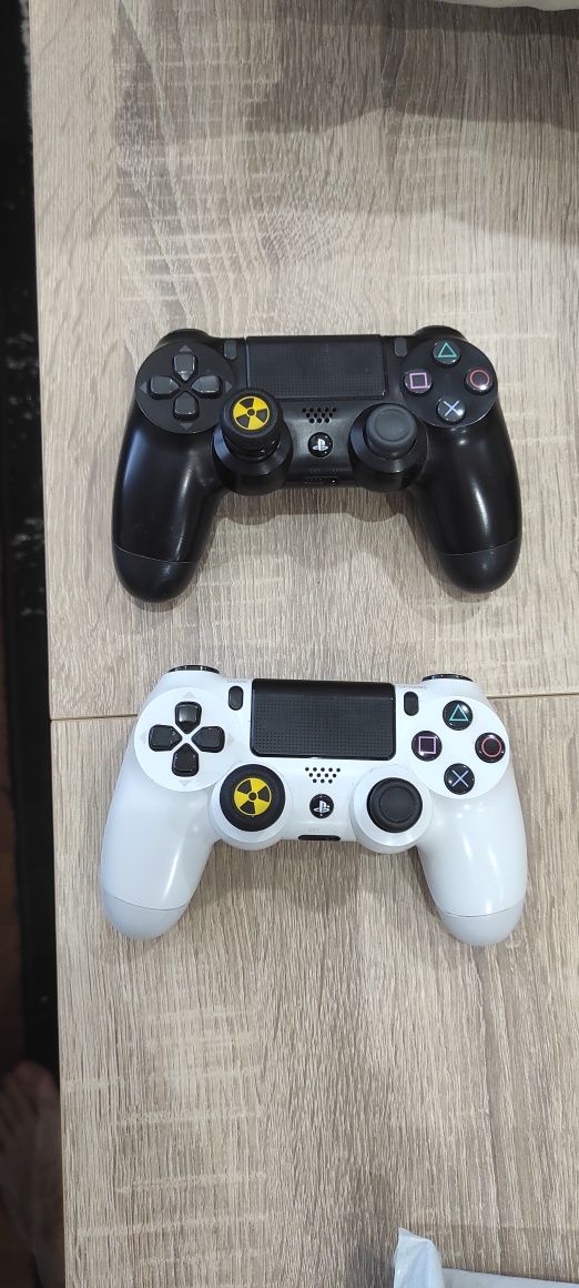 PS4 Slim 500gb с 5 игри