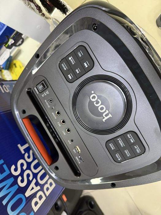 Караоке музыкальная колонка микрофоны