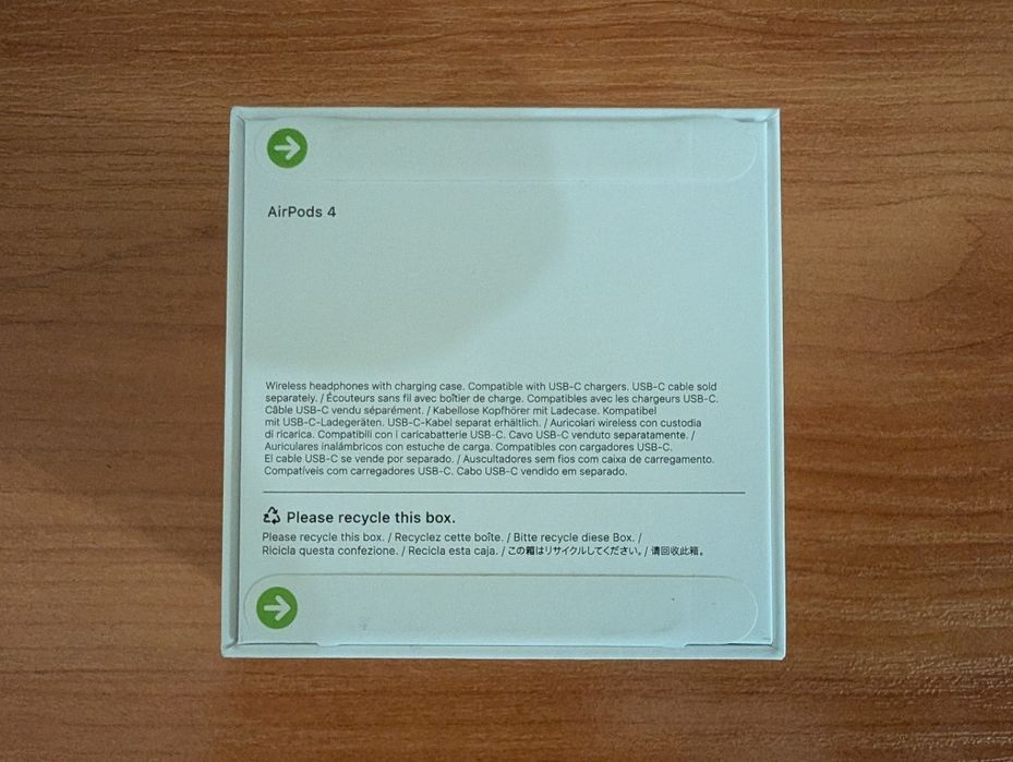 Оригинални слушалки Apple AirPods 4