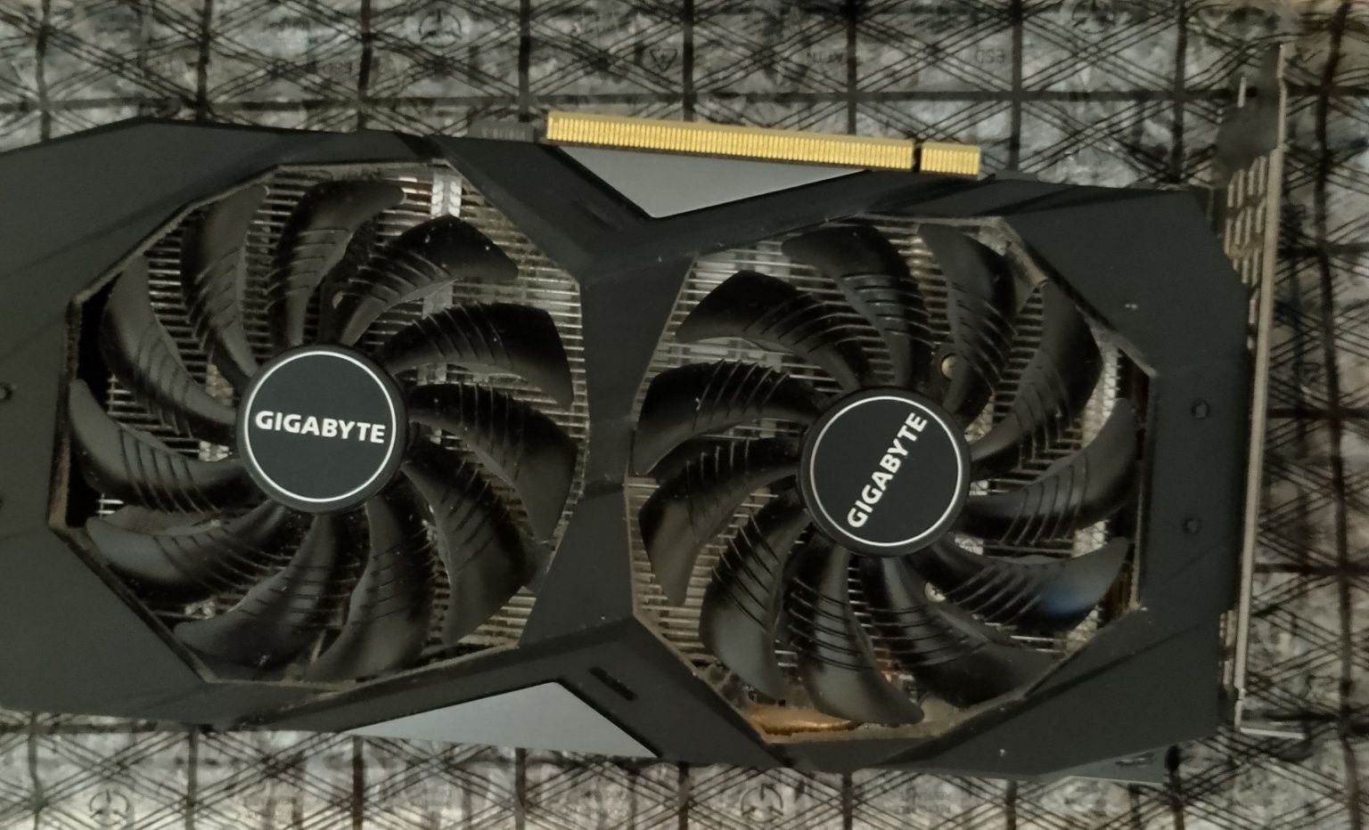 Видеокарта Gigabyte GeForce GTX 1660 OC 6G — отлично състояние