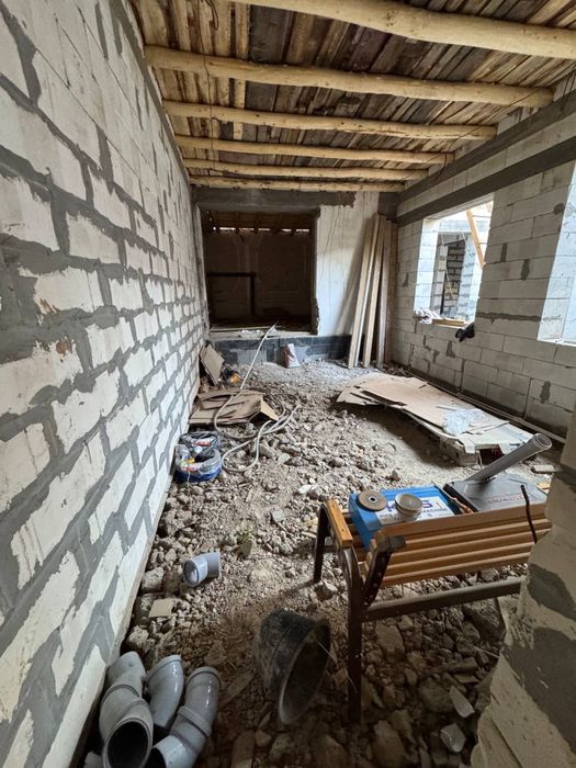 Uy sotiladi srochni yer narhida