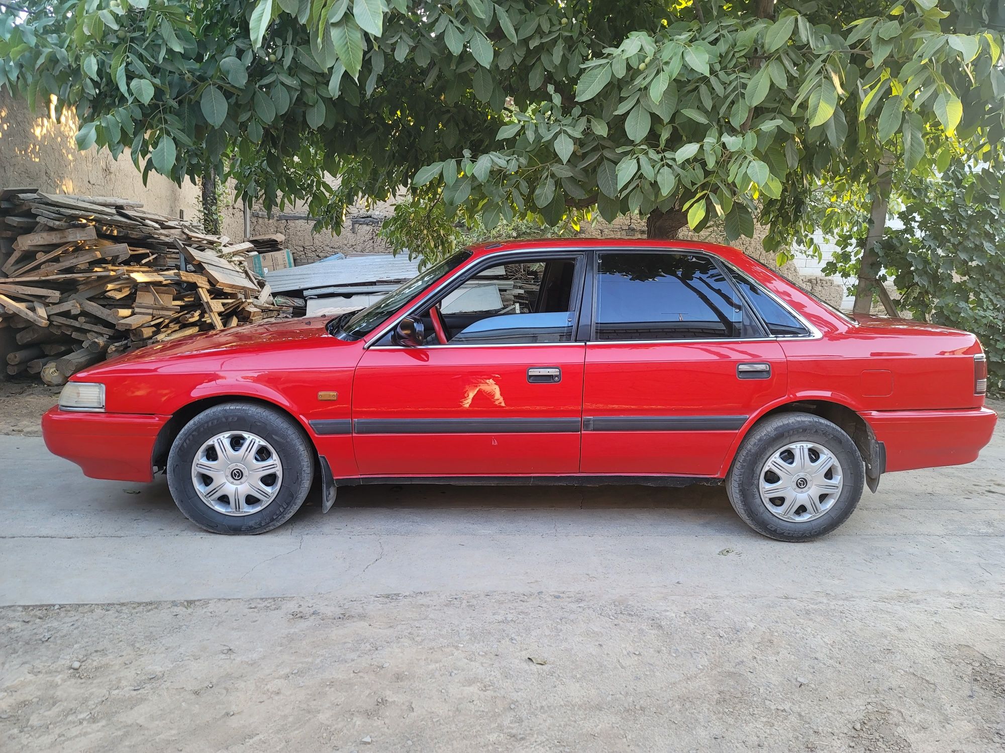 Mazda 626  sotiladi